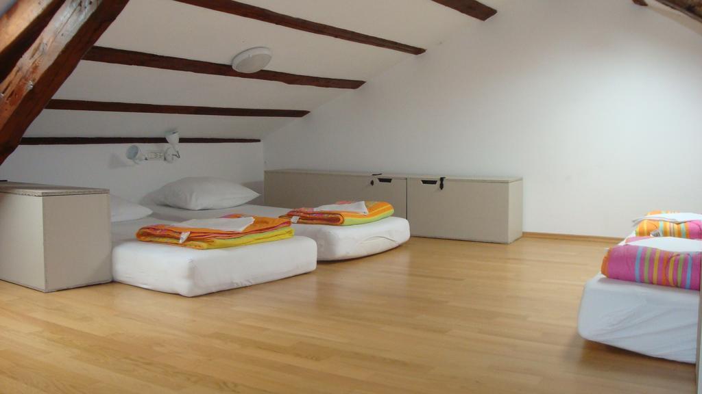 Hostel Alieti Izola Cameră foto