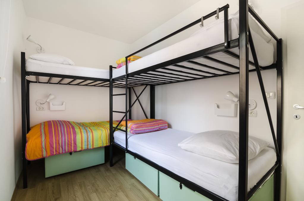 Hostel Alieti Izola Cameră foto